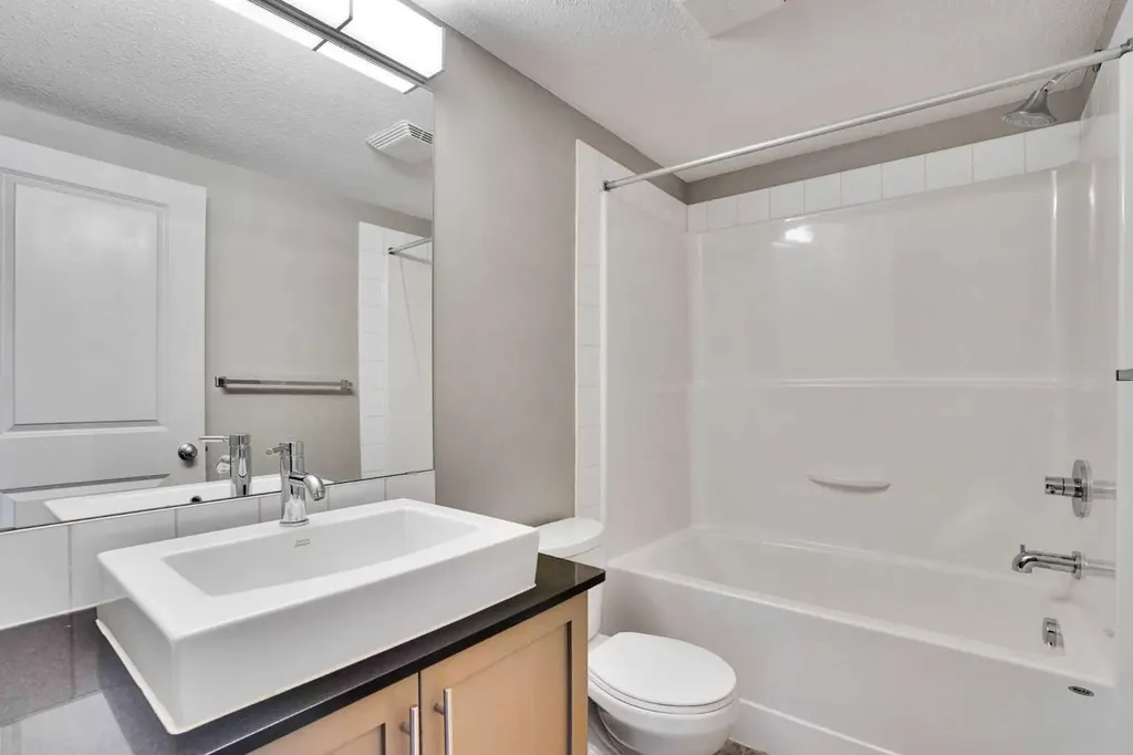 155 Skyview Ranch Way NE Calgary AB T3N 0L2
