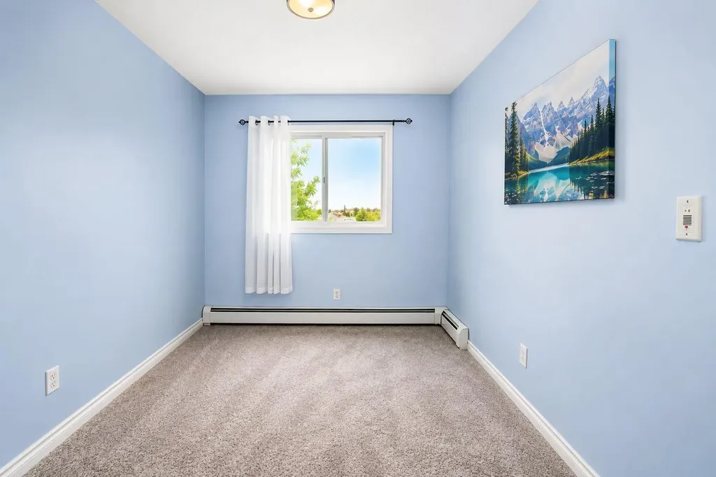 5555 Falsbridge Drive NE Calgary AB T3J 3E8
