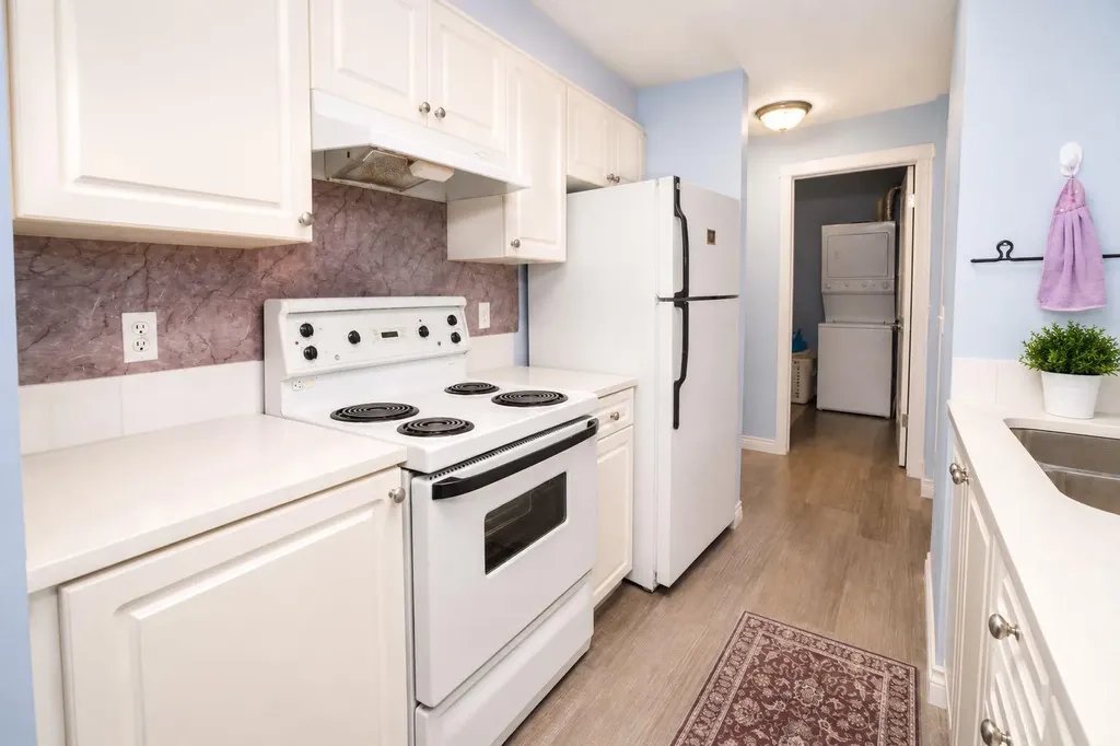 5555 Falsbridge Drive NE Calgary AB T3J 3E8