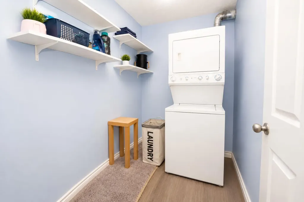 5555 Falsbridge Drive NE Calgary AB T3J 3E8