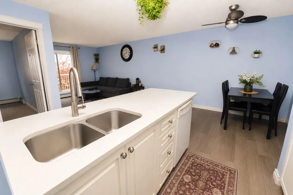 5555 Falsbridge Drive NE Calgary AB T3J 3E8