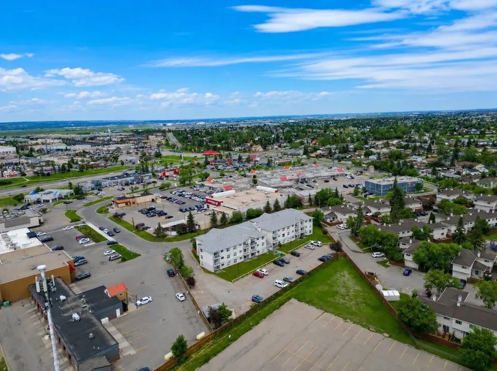 5555 Falsbridge Drive NE Calgary AB T3J 3E8