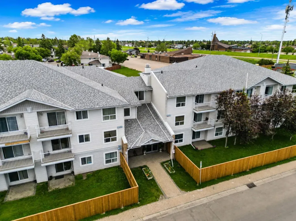 5555 Falsbridge Drive NE Calgary AB T3J 3E8
