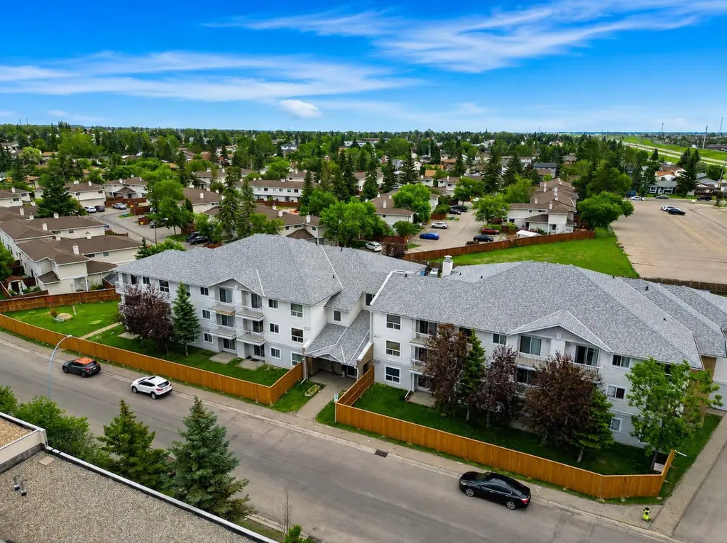 5555 Falsbridge Drive NE Calgary AB T3J 3E8