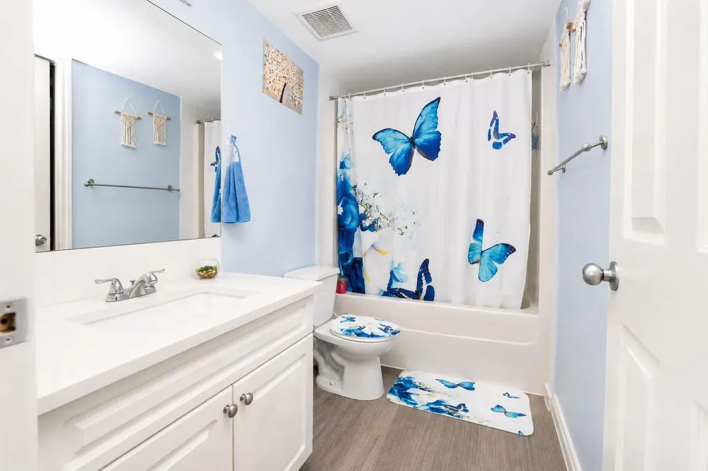 5555 Falsbridge Drive NE Calgary AB T3J 3E8
