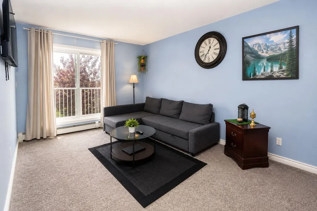 5555 Falsbridge Drive NE Calgary AB T3J 3E8