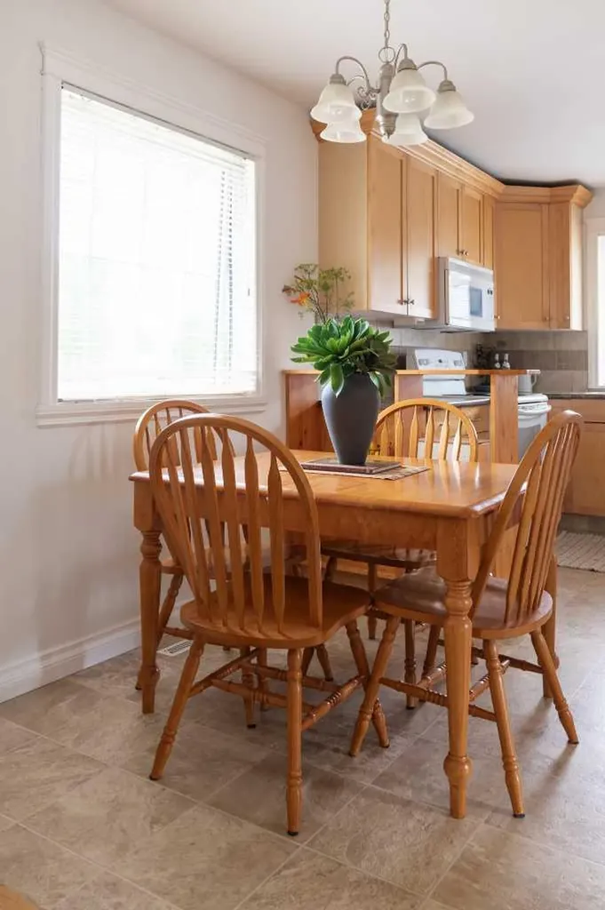 71 Kensington Avenue SW Medicine Hat AB T1B4W3
