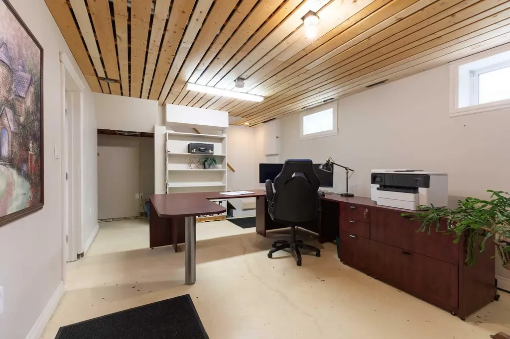71 Kensington Avenue SW Medicine Hat AB T1B4W3