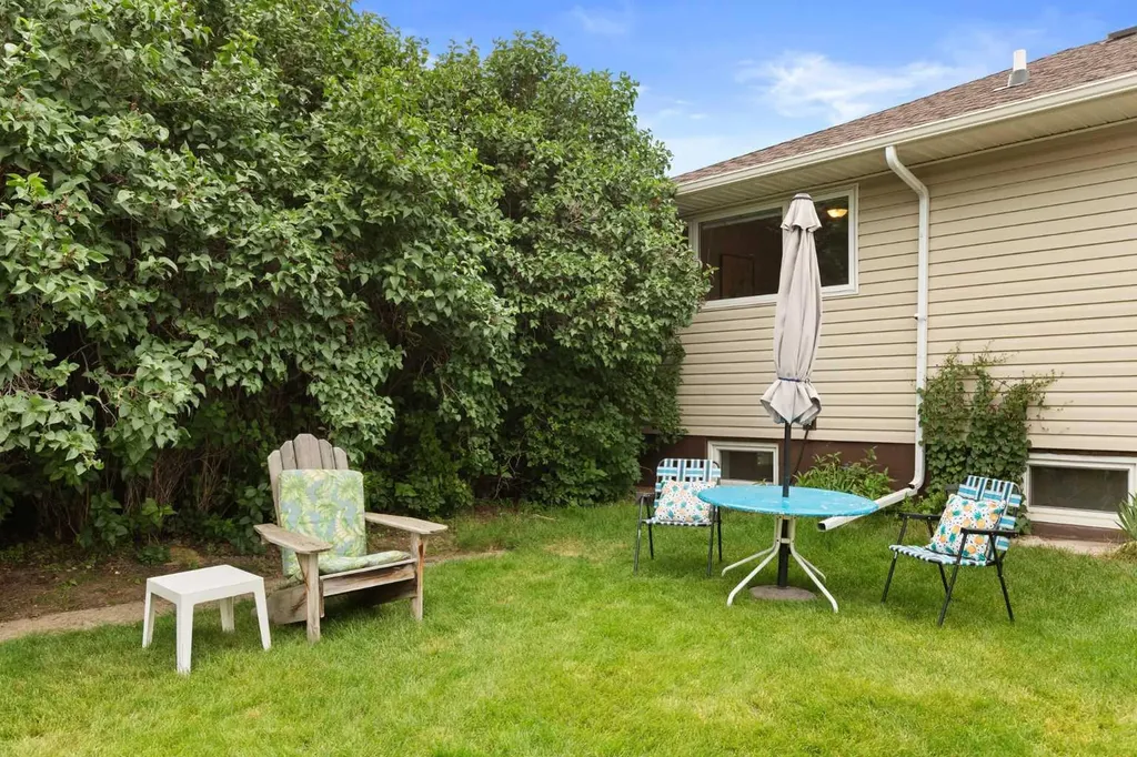 71 Kensington Avenue SW Medicine Hat AB T1B4W3
