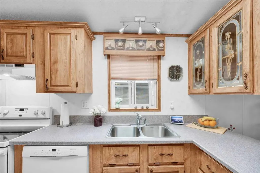 99 Arbour Lake Drive Calgary AB T3G 4E4
