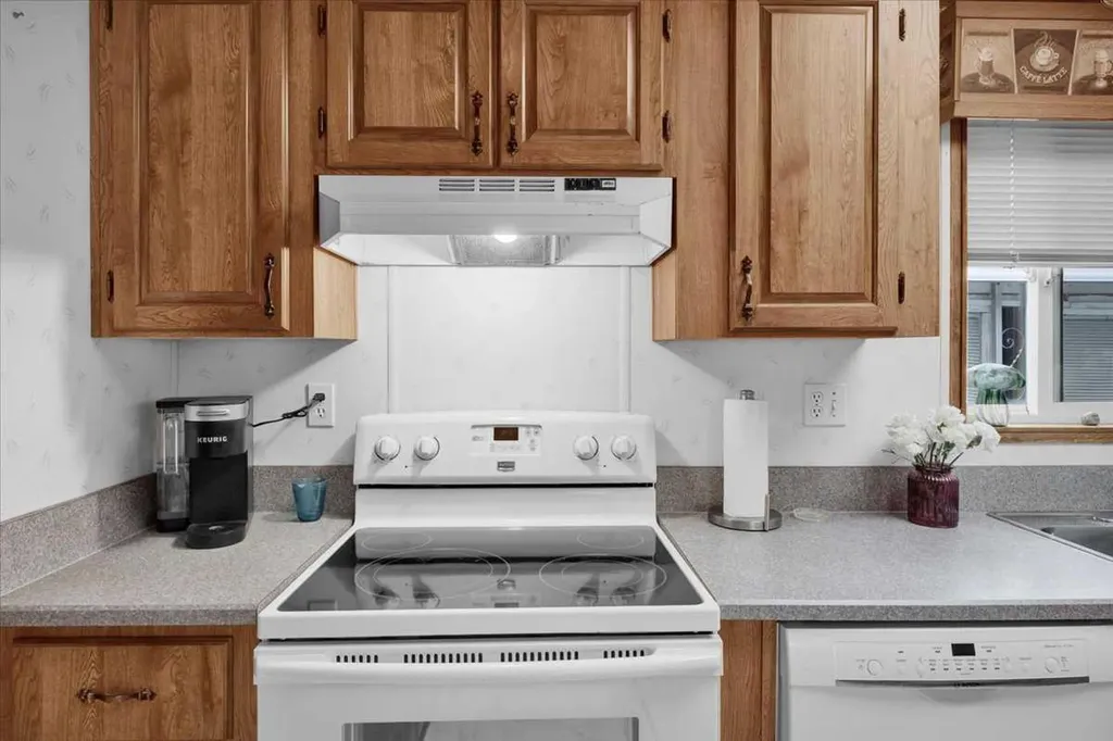 99 Arbour Lake Drive Calgary AB T3G 4E4