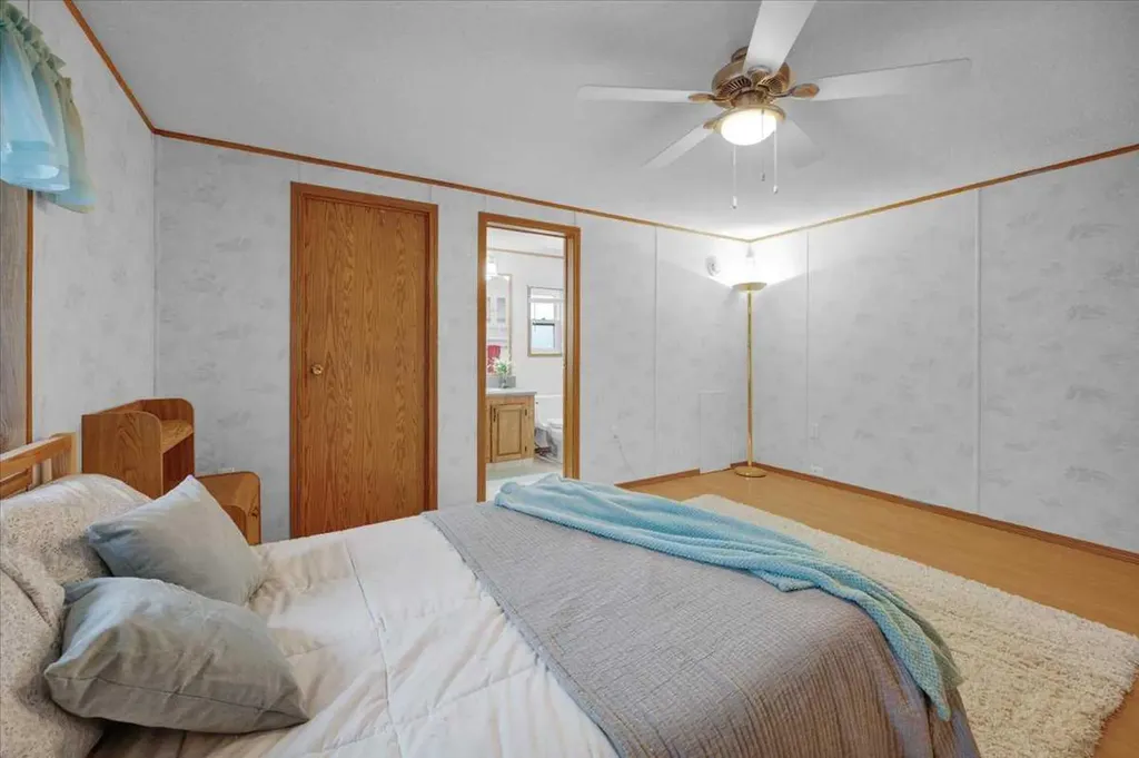 99 Arbour Lake Drive Calgary AB T3G 4E4
