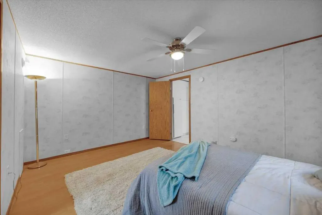 99 Arbour Lake Drive Calgary AB T3G 4E4