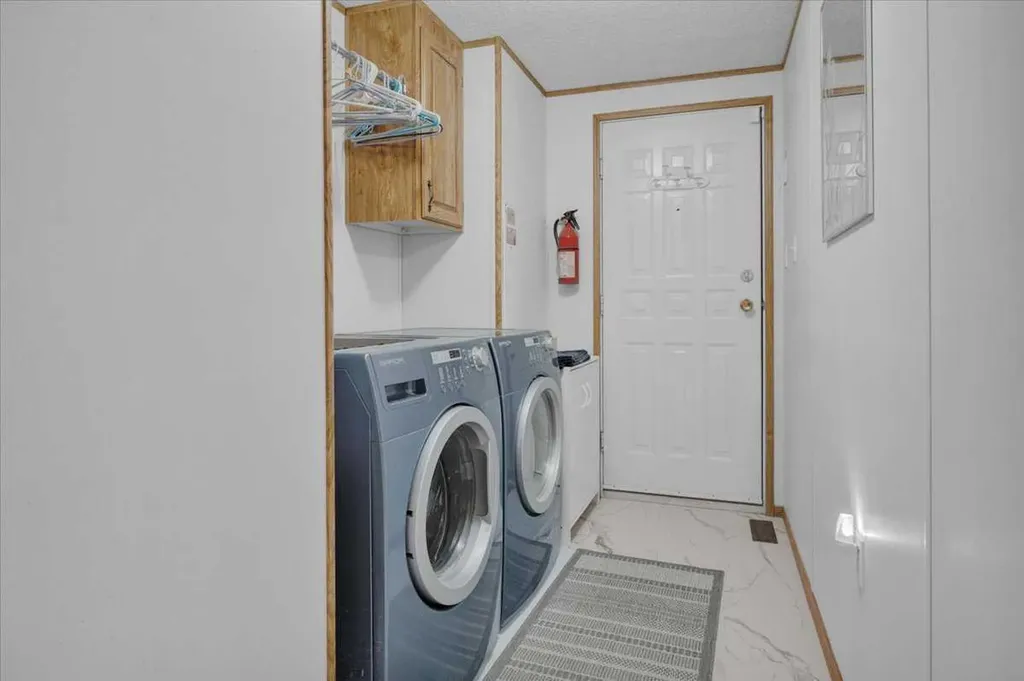 99 Arbour Lake Drive Calgary AB T3G 4E4