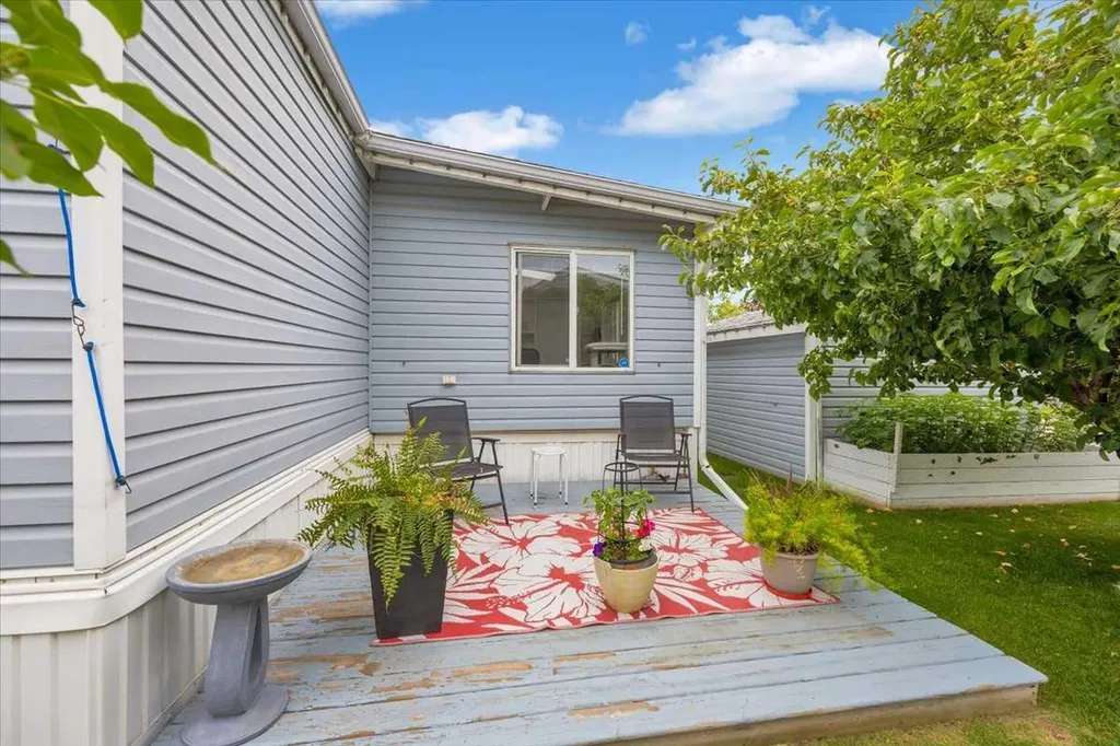 99 Arbour Lake Drive Calgary AB T3G 4E4
