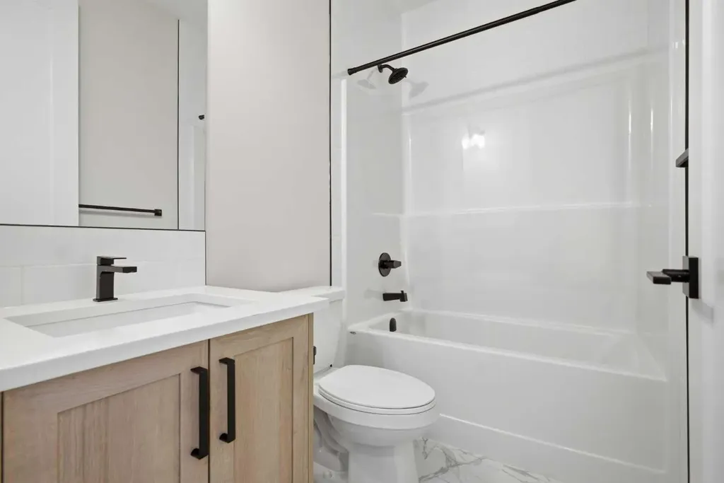 358 Kinniburgh Loop Chestermere AB T1X 3C4