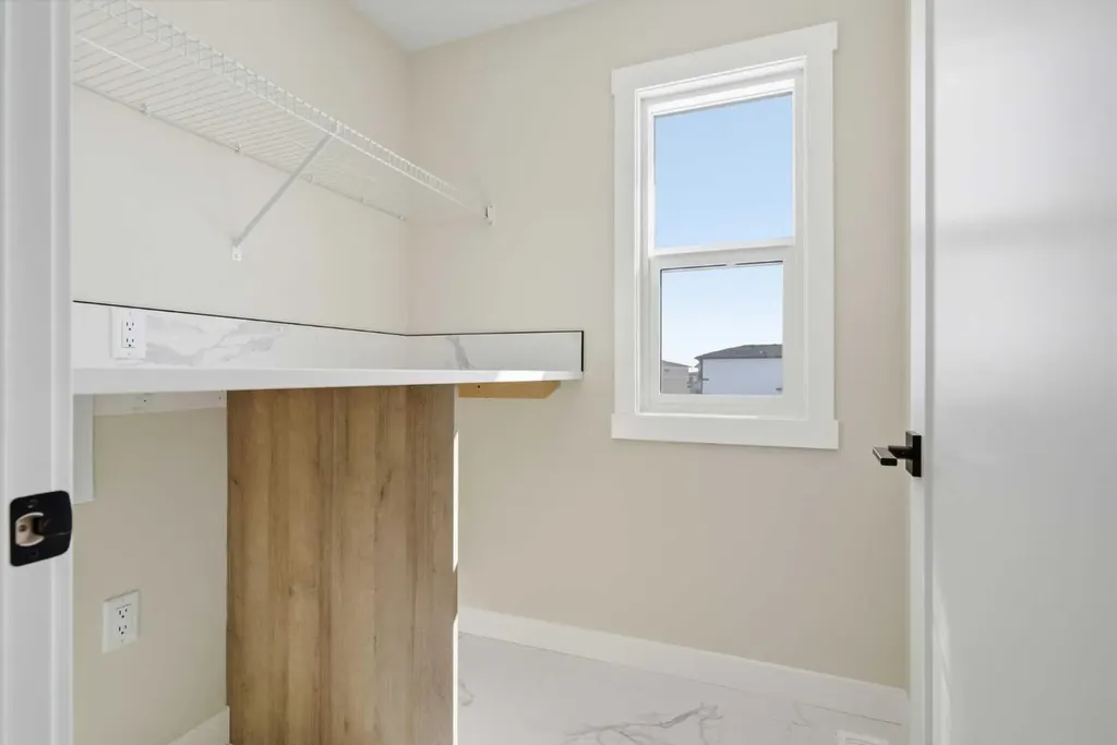 358 Kinniburgh Loop Chestermere AB T1X 3C4