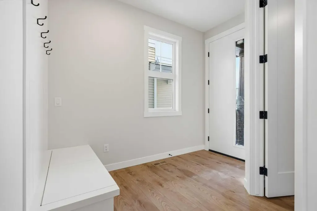 358 Kinniburgh Loop Chestermere AB T1X 3C4