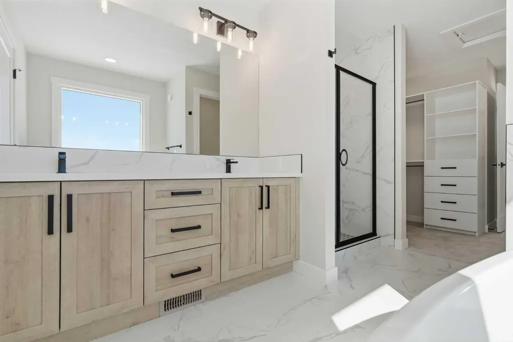 358 Kinniburgh Loop Chestermere AB T1X 3C4