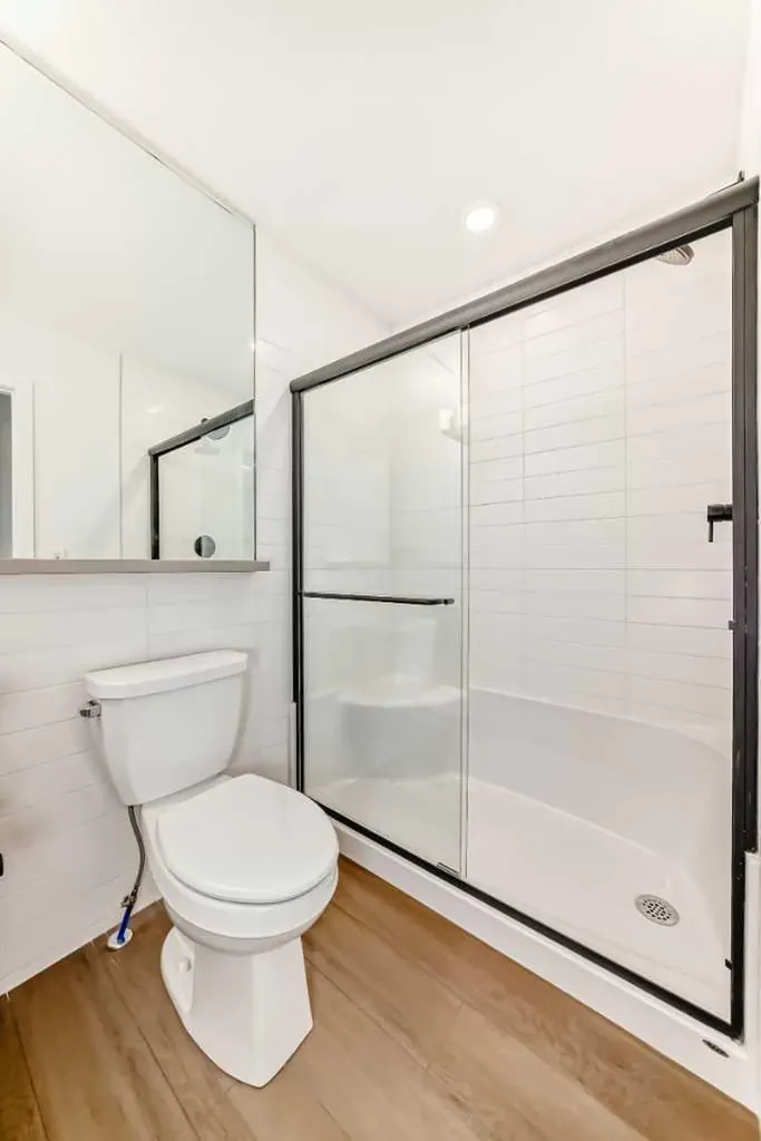 30 Rochester View NW Calgary AB T3L 0M8