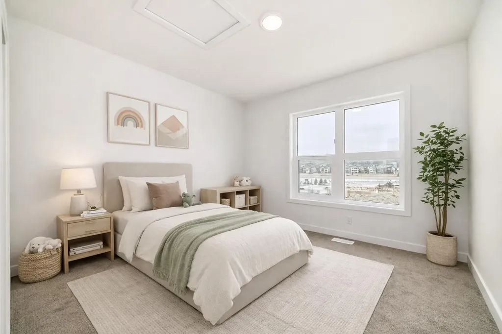 30 Rochester View NW Calgary AB T3L 0M8