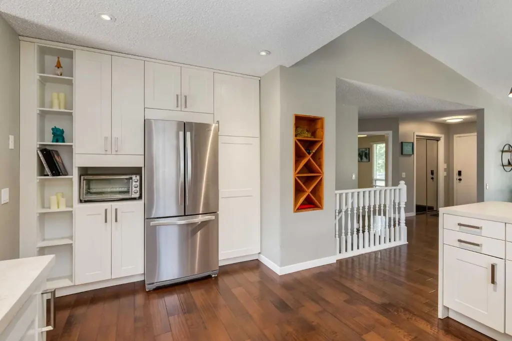 32 Berkley Place NW Calgary AB T3K 1A7