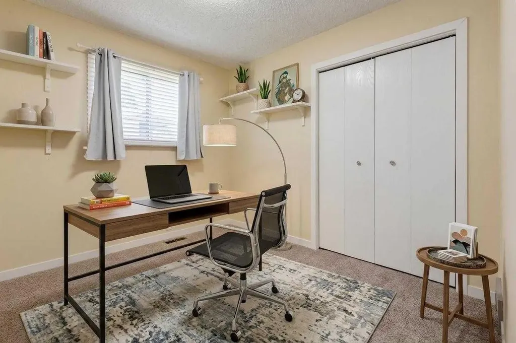 32 Berkley Place NW Calgary AB T3K 1A7