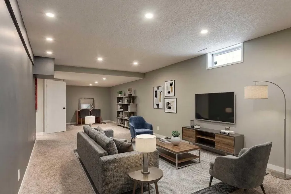 32 Berkley Place NW Calgary AB T3K 1A7