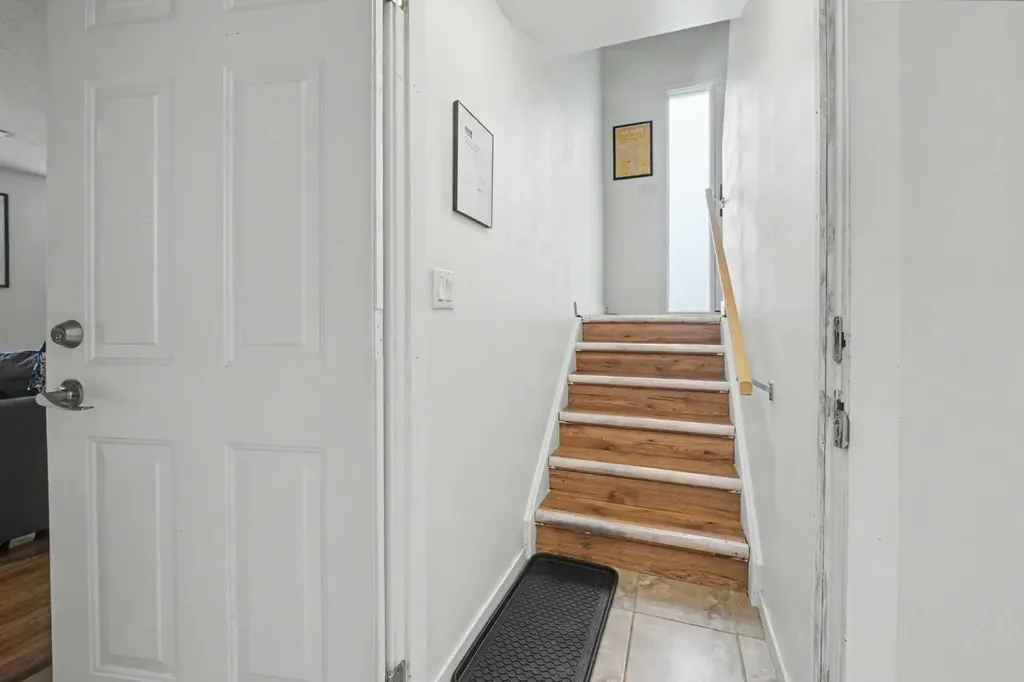 20A Beaver Dam Place NE Calgary AB T2K 4X3