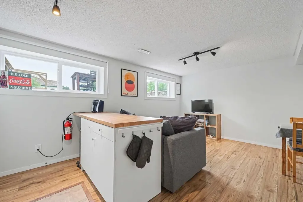 20A Beaver Dam Place NE Calgary AB T2K 4X3