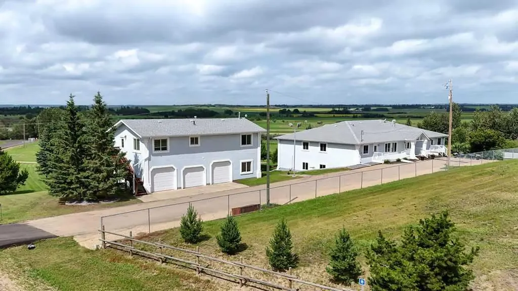 41207 Range Road 263 Rural Lacombe County AB T4L 2N4