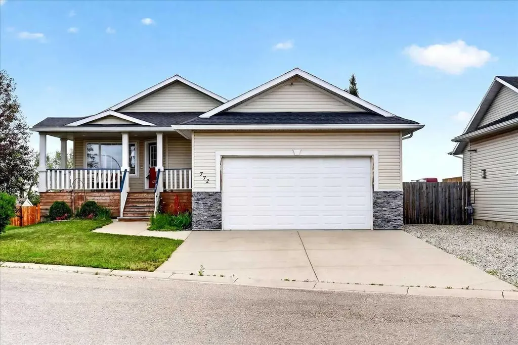 772 Carriage Lane Drive Carstairs AB T0M 0N0