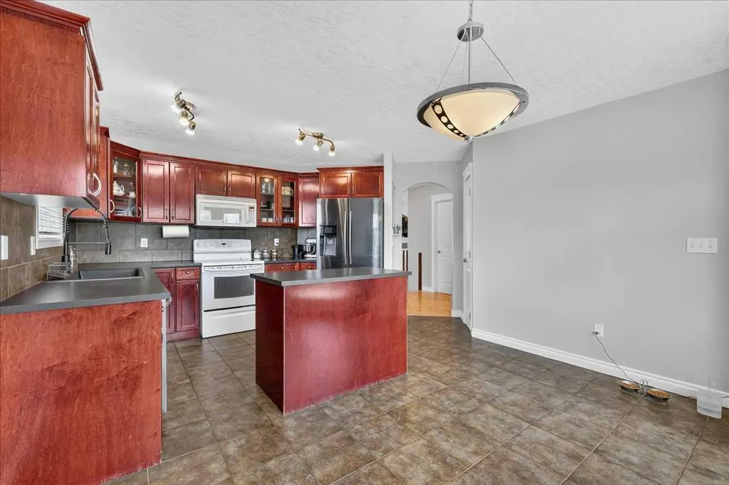 772 Carriage Lane Drive Carstairs AB T0M 0N0
