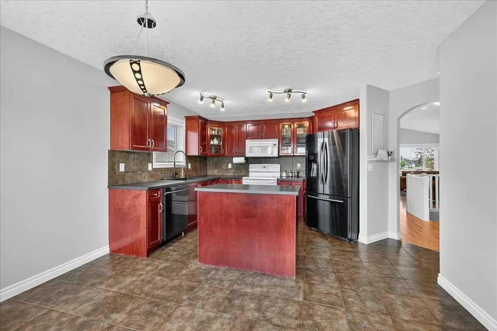772 Carriage Lane Drive Carstairs AB T0M 0N0