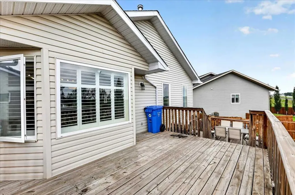 772 Carriage Lane Drive Carstairs AB T0M 0N0