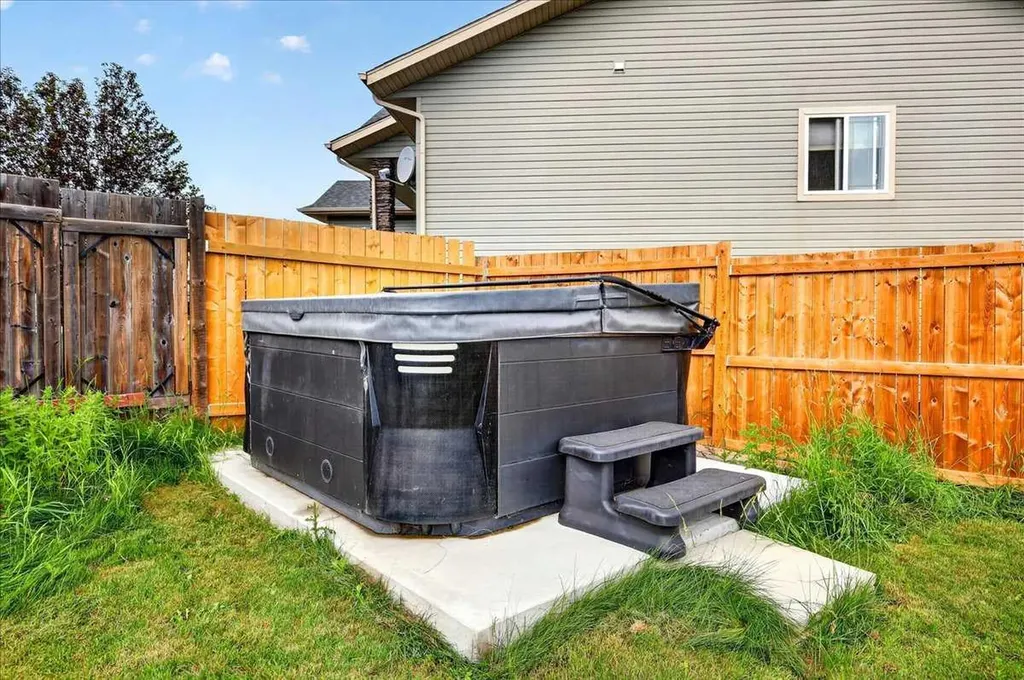 772 Carriage Lane Drive Carstairs AB T0M 0N0