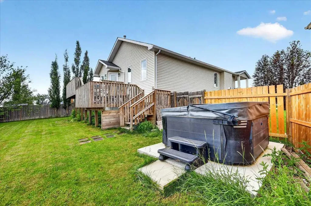 772 Carriage Lane Drive Carstairs AB T0M 0N0