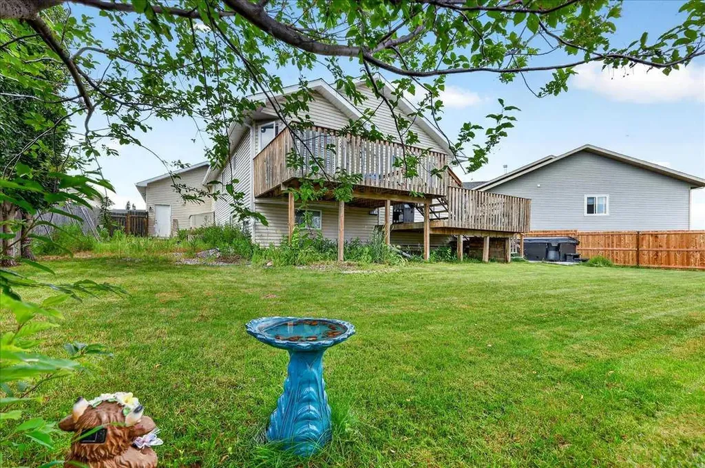 772 Carriage Lane Drive Carstairs AB T0M 0N0
