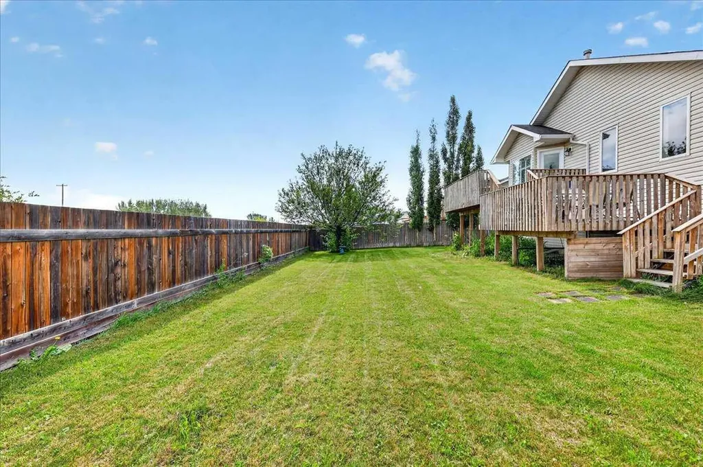 772 Carriage Lane Drive Carstairs AB T0M 0N0