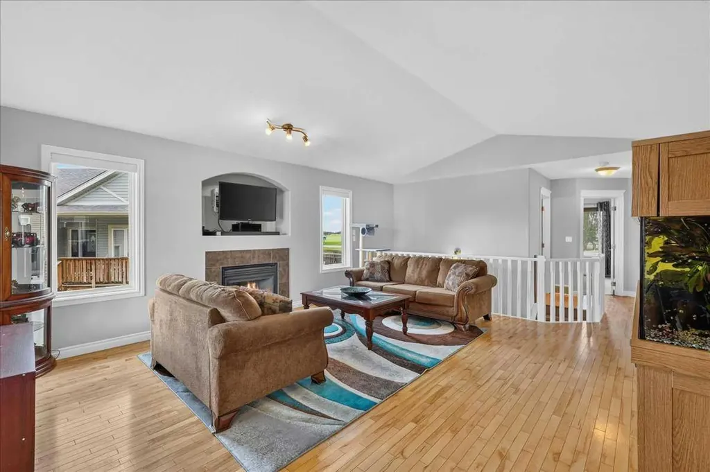 772 Carriage Lane Drive Carstairs AB T0M 0N0