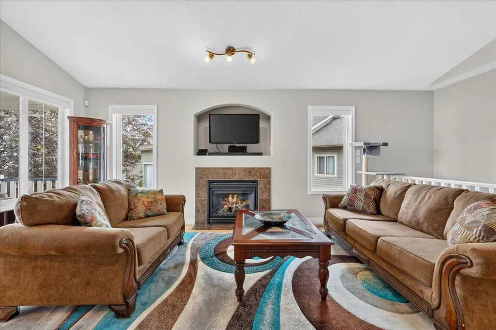 772 Carriage Lane Drive Carstairs AB T0M 0N0