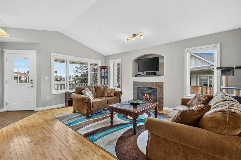772 Carriage Lane Drive Carstairs AB T0M 0N0