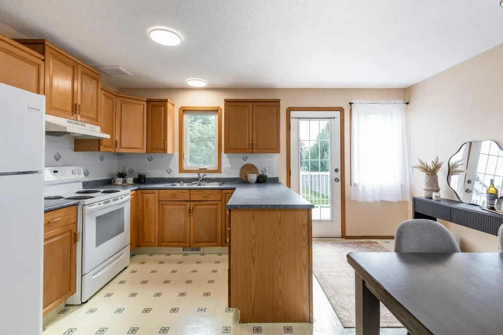 367 Woodman Avenue SE Medicine Hat AB T1A 8T6