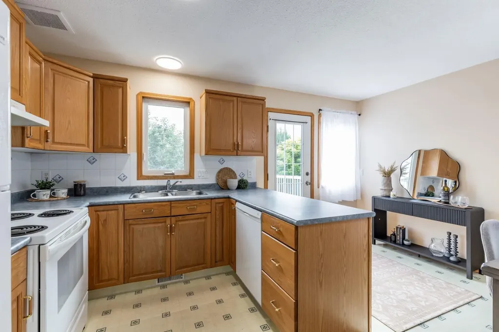 367 Woodman Avenue SE Medicine Hat AB T1A 8T6