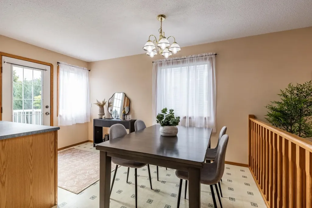 367 Woodman Avenue SE Medicine Hat AB T1A 8T6