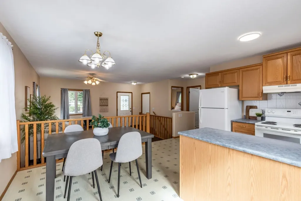 367 Woodman Avenue SE Medicine Hat AB T1A 8T6