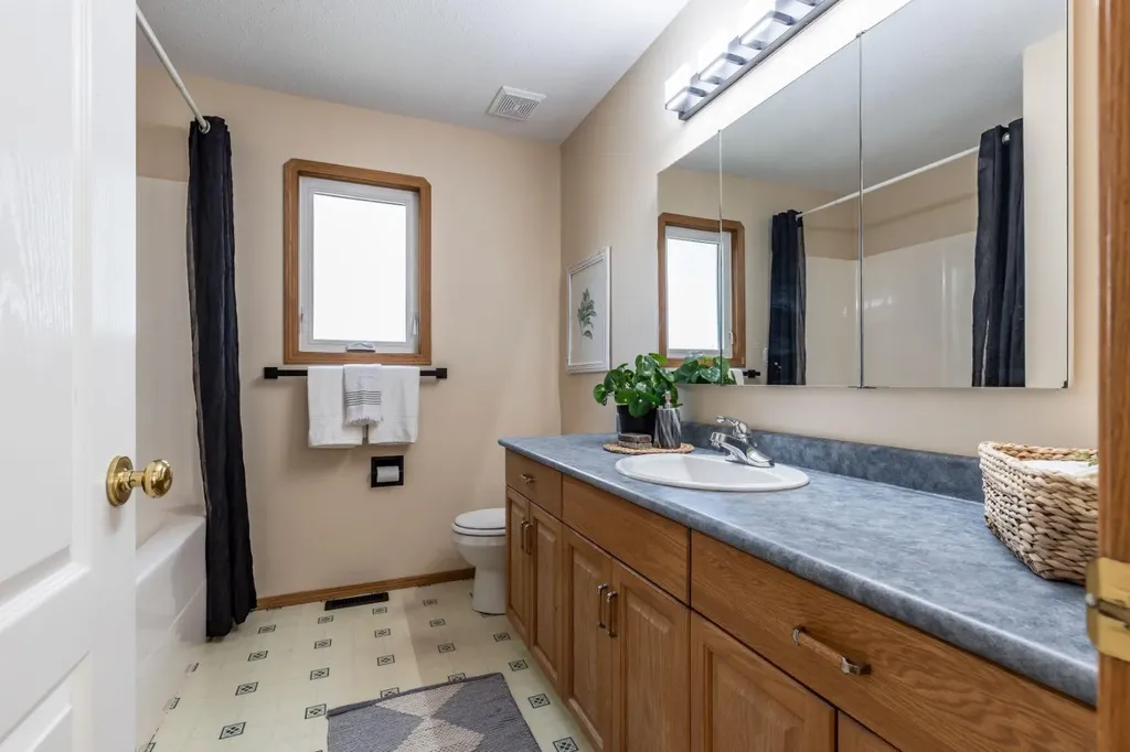 367 Woodman Avenue SE Medicine Hat AB T1A 8T6