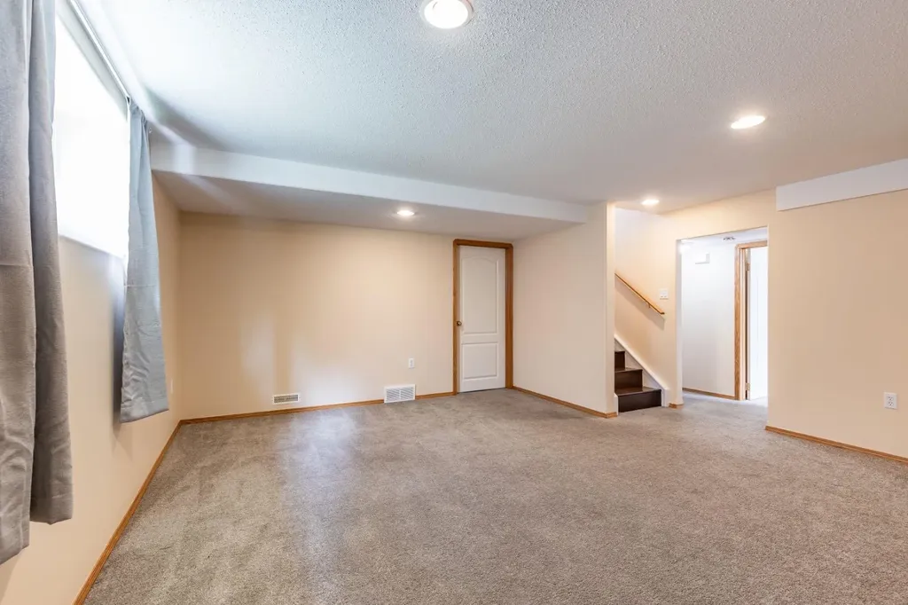 367 Woodman Avenue SE Medicine Hat AB T1A 8T6