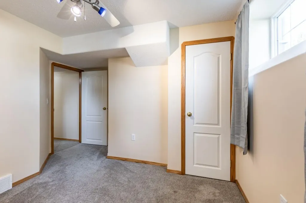 367 Woodman Avenue SE Medicine Hat AB T1A 8T6