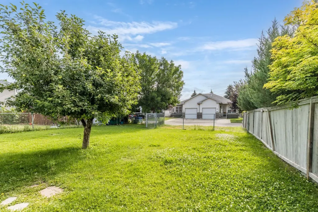 367 Woodman Avenue SE Medicine Hat AB T1A 8T6